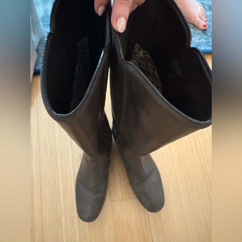 Tory Burch Brown (Coconut) Leather Riding Boots. Size 9. In box ! - Picture 4 of 9